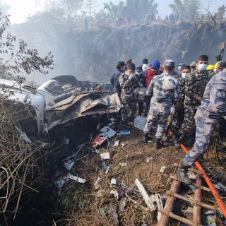 Accidente aéreo en Nepal deja cerca de 70 muertos