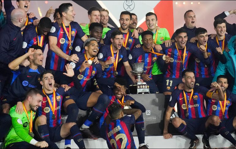 El equipo azulgrana logró su primer título del 2023, tras vencer 3-1 al Real Madrid.  AP/Hussein Malla