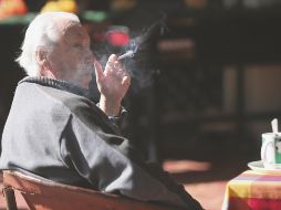 En un recorrido por El Parián, este medio observó que hay personas que continúan fumando en los establecimientos. EL INFORMADOR/ C. Zepeda