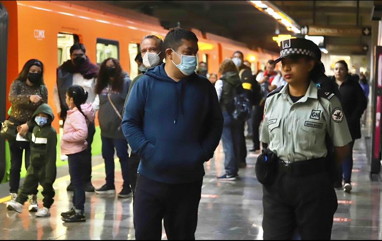 El Metro informa que ante el apagón personal del sistema labora para restablecer a la brevedad el medio alumbrado en el tramo de El Rosario a Constituyentes de la Línea 7. SUN / ARCHIVO