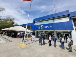 Los usuarios podrán acudir a realizar sus pagos en sucursales y centros operativos del Siapa de lunes a viernes con horario de 8:00 a 16:00 horas. EL INFORMADOR / ARCHIVO