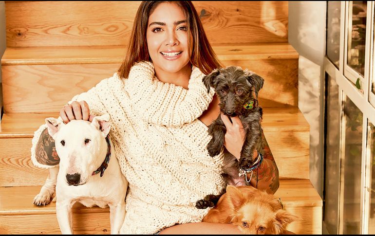 La modelo y actriz se dedica a rescatar animalitos en situación vulnerable. CORTESÍA