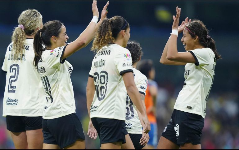 En uno de los partidos más escandalosos, el América femenil no tuvo piedad contra las enfranjadas al derrotarlas por 7-0 en la cancha del Estadio Azteca. IMAGO7