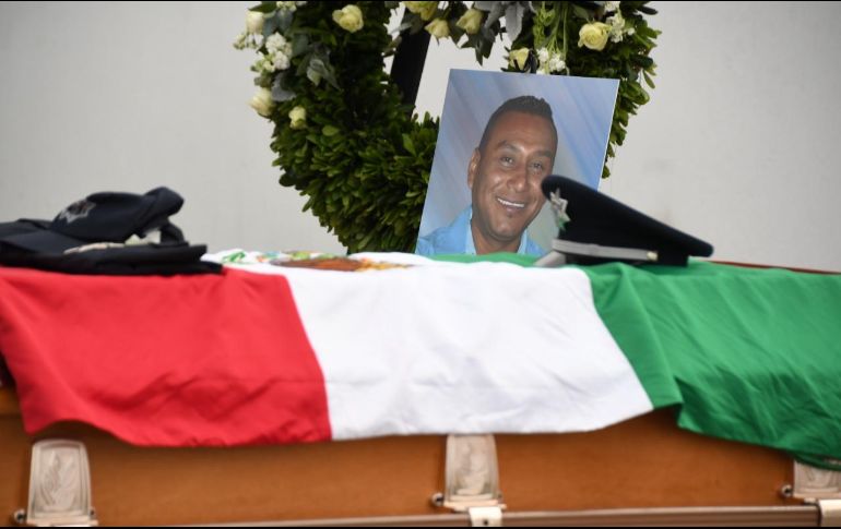 Este lunes se llevó a cabo el homenaje póstumo de cuerpo presente de Magdaleno Vital, mismo que se llevó a cabo en la Comisaría de la Policía Preventiva Municipal. CORTESÍA / Policía de Tlajomulco