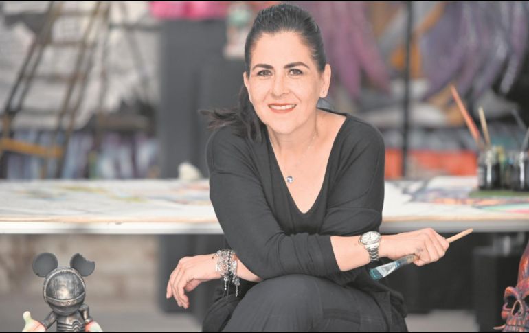 La artista se encuentra siempre con nuevas ideas, una sonrisa y el pincel listo. CORTESÍA