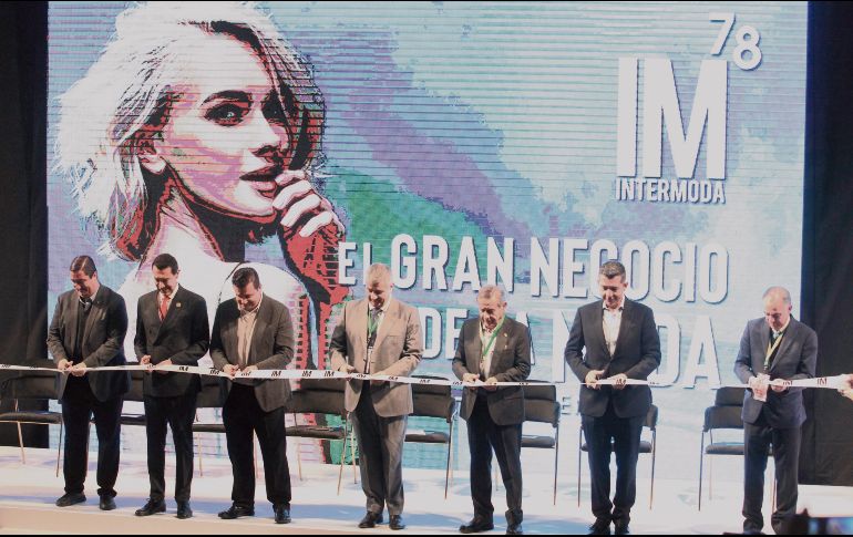 Autoridades del evento, municipales y estatales protagonizaron el arranque de actividades de Intermoda. EL INFORMADOR/ A. Camacho