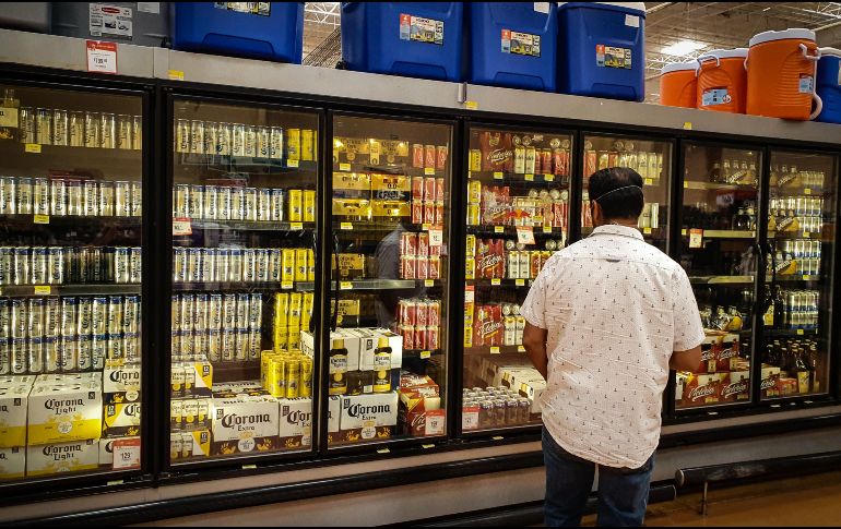 El consumo de alcohol está por encima de productos de belleza o golosinas y dulces. EL INFORMADOR / ARCHIVO