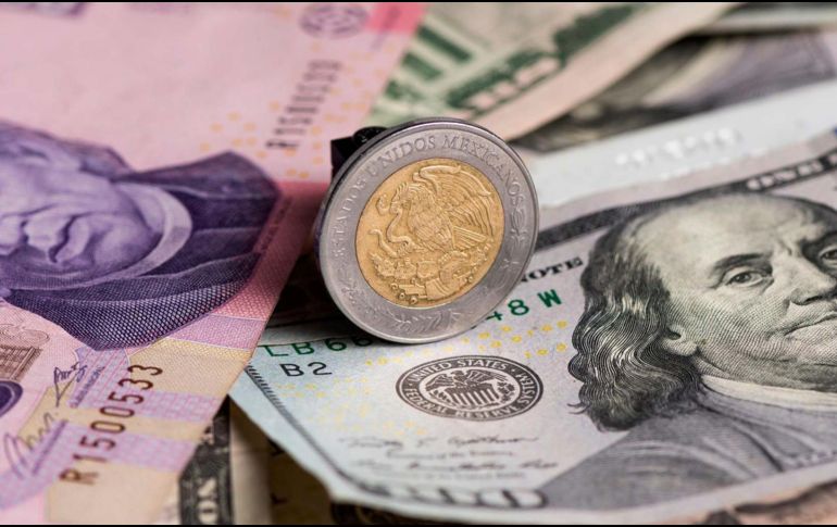 El peso cerró con una cotización de 18.85 pesos por billete verde, según datos del Banco de México. EL INFORMADOR/ARCHIVO