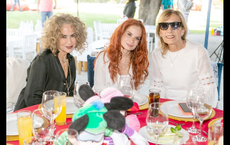 Pata Warner, Aurelia Luján de Michel y Cristina Camou de Villaseñor. GENTE BIEN JALISCO/Jorge Soltero