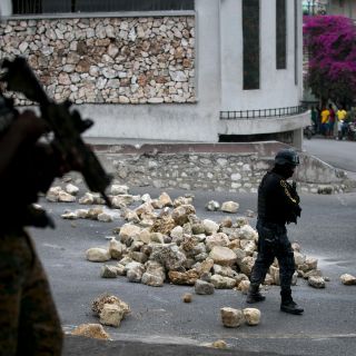 Pandilleros secuestran autobús con 37 pasajeros en Haití