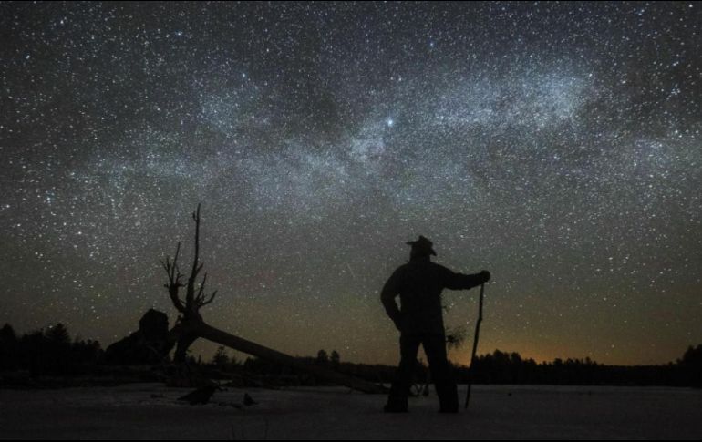 A medida que las ciudades crecen e instalan más luces, la 
