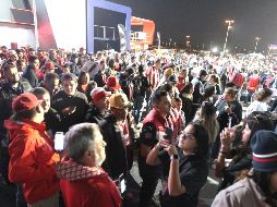 A pesar de que hubo abucheos, fue notoria la confianza de los aficionados en Paunovic. EL INFORMADOR/A. Camacho