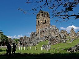 Torre de la catedral de Nuestra Señora de la Asunción. Silente guardiana de los restos de Panamá Viejo. EFE/B. Velasco
