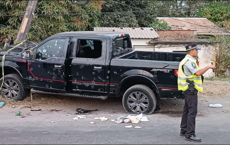 Los ocupantes de la camioneta fueron asesinados a balazos. M. Victoria /EFE