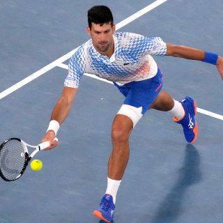 Djokovic derrota a de Miñaur y afina la mira en el Abierto de Australia