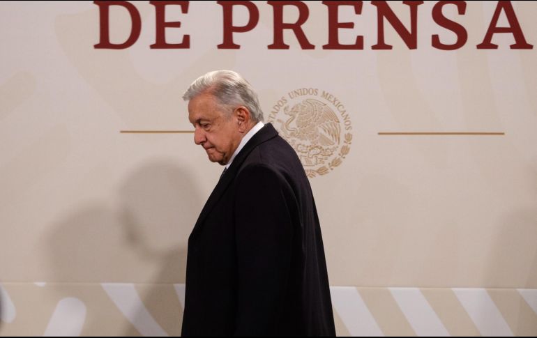 López Obrador también informó que se tituló varios años después de haber cursado la carrera debido a que se regresó a Tabasco para trabajar como delegado en el Instituto Nacional Indigenista. EFE/I. Esquivel