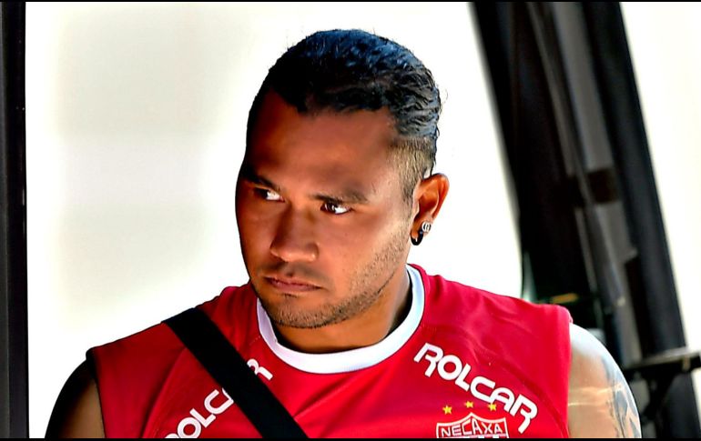 Indisciplinas y un bajo rendimiento en su carrera hicieron que Carlos 