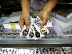 Comerciantes aseguran que los consumidores preguntan más por el Reloj Casio. EL INFORMADOR/C. Zapeda
