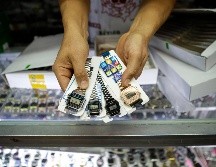 Comerciantes aseguran que los consumidores preguntan más por el Reloj Casio. EL INFORMADOR/C. Zapeda