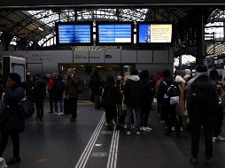 El incendio impidió que pudiera comenzar el servicio ferroviario desde las 5:00 de la mañana local. AFP/T. Samson