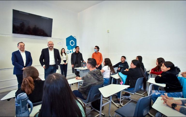 La primera generación del CUChapala estará integrada por 40 alumnos de la licenciatura en Enfermería y 15 de la carrera en Gerontología. ESPECIAL