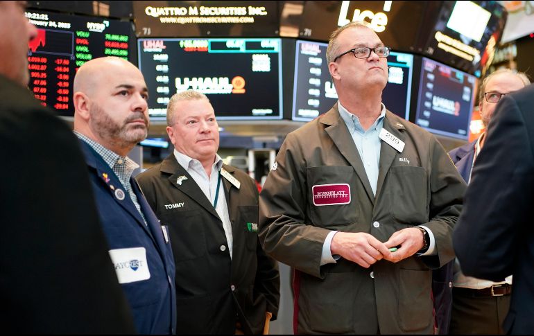 Todos los sectores amanecían este miércoles en rojo y los más afectados eran el tecnológico y el de bienes no esenciales. AP/S. Wenig