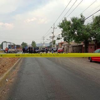 Hallan cuerpo calcinado dentro de un auto en Tecámac, Edomex
