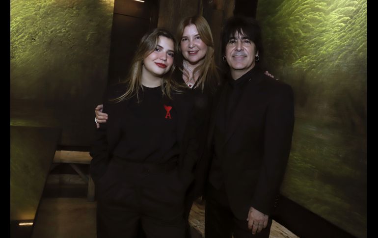 Antonella González, Adriana Amutio y Álex González. GENTE BIEN JALISCO/Claudio Jimeno