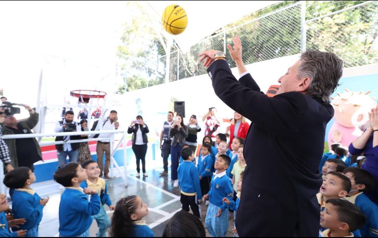 La inversión para esta Escuela con Estrella, la cual es la número 100 que se transforma en seis años, fue de 2 millones de pesos.  ESPECIAL