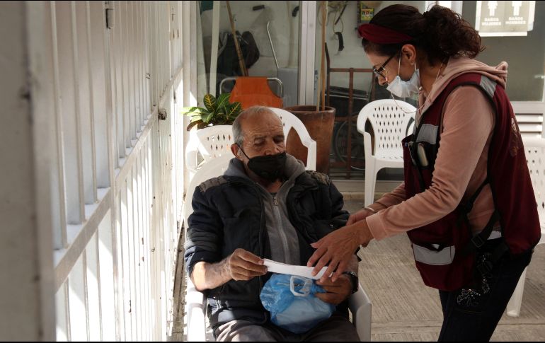 Si por causas de fuerza mayor, el o la beneficiaria de la Pensión del Bienestar de las Personas Adultas Mayores no puede recoger su tarjeta, se puede solicitar una visita domiciliaria. EL INFORMADOR / ARCHIVO