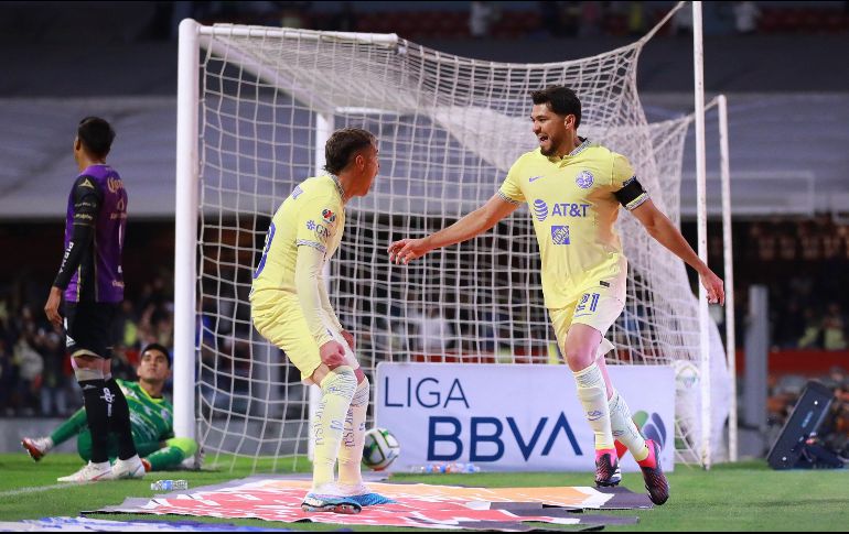 Henry Martín tomó el liderato de goleo tras su triplete en la escandalosa victoria del América. IMAGO7/E. Sánchez