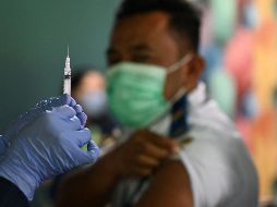 Desde su irrupción a finales de 2019, el COVID-19 ha provocado oficialmente seis millones 804 mil 491 muertes al 27 de enero. AFP/S. Tumbelaka