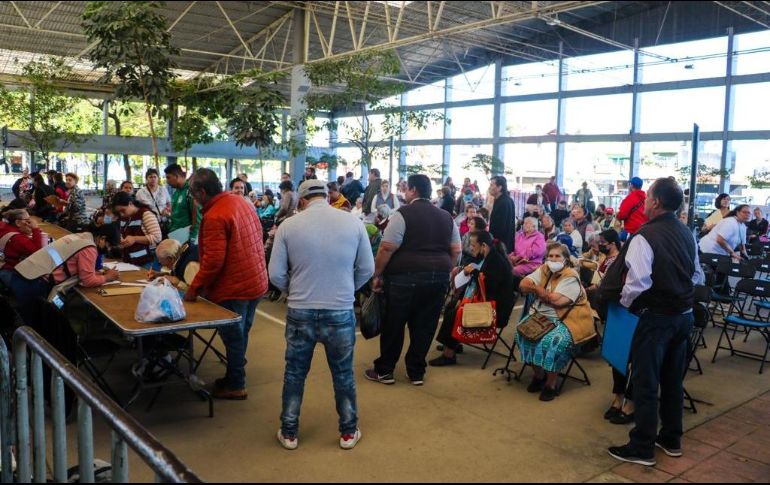 Desde el pasado 5 de diciembre inició el cambio gradual a tarjetas del Banco del Bienestar para las personas a las que se les hacía el depósito en otras instituciones bancarias. EL INFORMADOR/A. Navarro