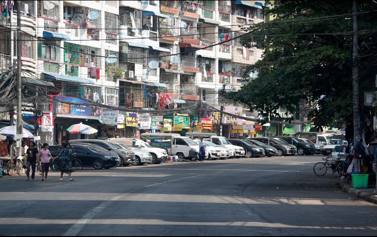 Las principales ciudades de Birmania lucen desiertas como parte de una 
