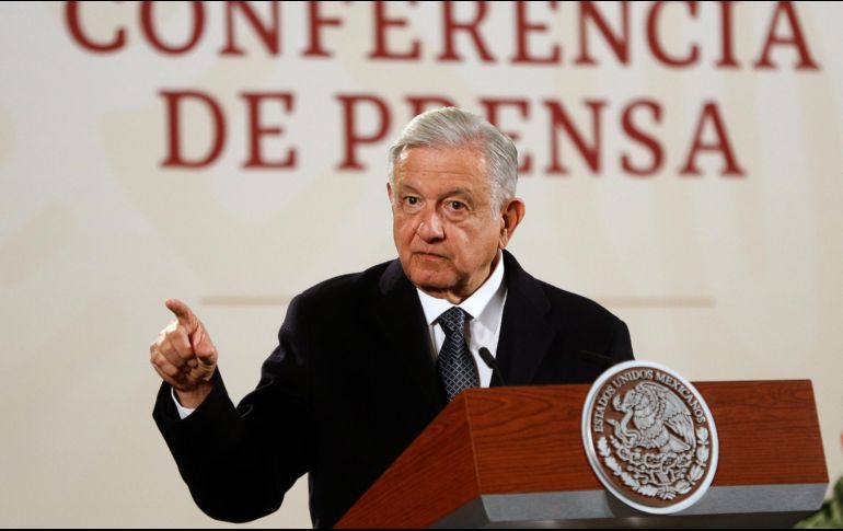 El Mandatario también recordó que a García Luna le cargaban la maleta y lo dejaban en la puerta del avión en el AICM. EFE / ARCHIVO