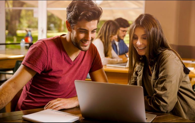 Vive una experiencia académica diferente, únete a UVM. ESPECIAL