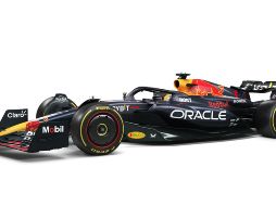 En el acto de presentación del RB19 estuvieron Max Verstappen y Checo Pérez, además de Daniel Ricciardo, que será probador de la escudería este año. TWITTER / @redbullracing