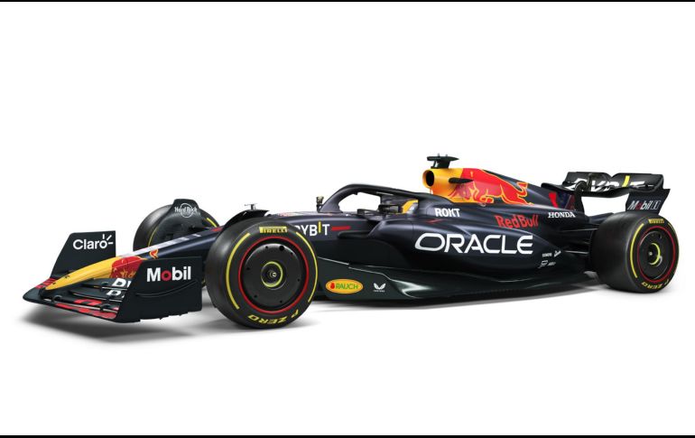 En el acto de presentación del RB19 estuvieron Max Verstappen y Checo Pérez, además de Daniel Ricciardo, que será probador de la escudería este año. TWITTER / @redbullracing