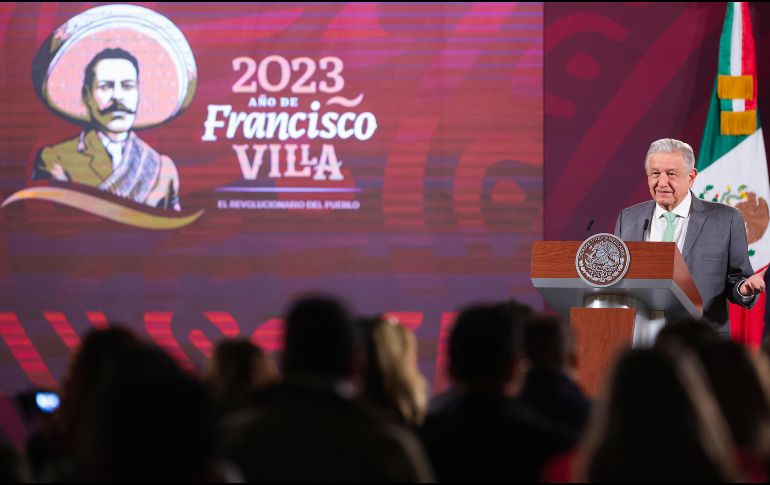 López Obrador telefoneó en directo al general Isidoro Pastor, director del AIFA, para consultarle sobre las instalaciones. EFE/Presidencia de México