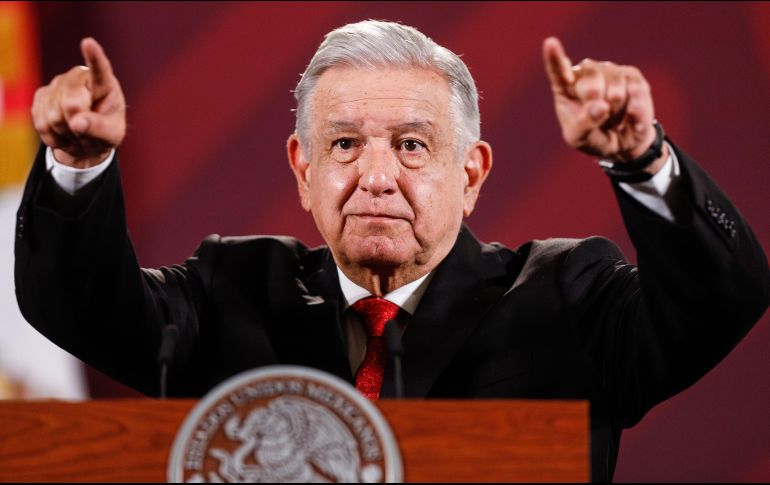 López Obrador dijo que ante la nueva aerolínea, se está preparando una licitación para los pilotos aviadores y especialistas de la Fuerza Aérea. EFE / ARCHIVO