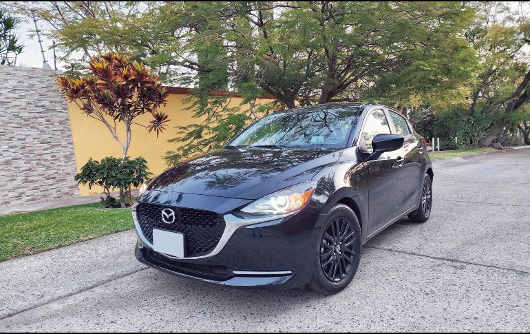 Este vehículo es la versión más equipada del coche de enfoque citadino. ESPECIAL