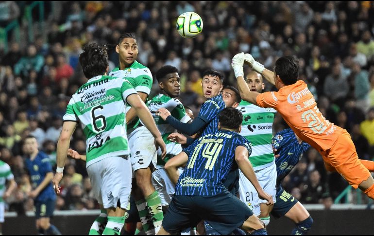 Tras el resultado Santos suma ocho unidades, mientras que el América llega a siete puntos. IMAGO7/E. Saavedra