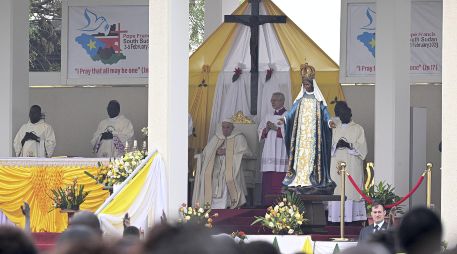 El mensaje dominical de Francisco aspiraba a reavivar la esperanza entre los más jóvenes de Sudán del Sur. EFE/C. Fusco