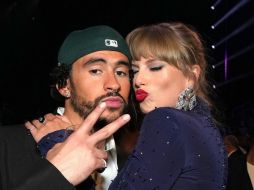 La foto de Bad Bunny y Taylor Swift conmocionó las redes sociales. ESPECIAL/ Grammy