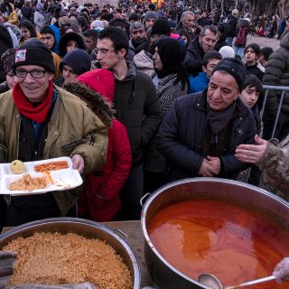 Cifra de muertos por terremoto en Turquía y Siria supera los dos mil 300