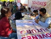 En 2022 se entregaron 12 millones de becas, lo que representó que 5.8 millones de jóvenes se beneficiarán con el recurso. Fueron atendidas 13 mil 600 escuelas. ESPECIAL / Programas para el Bienestar