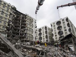 Tras el impactante temblor se vieron afectadas miles de edificios, casas, hospitales y calles, además de también presentar daños en carreteras, transporte público y cosas materiales de los ciudadanos. EFE / R. Tekin