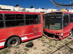 Mientras los usuarios sufren por el retraso en el paso de las unidades de la L2 del Sitren, en la Colonia Tetlán II están las que dejaron de circular. EL INFORMADOR/ A. Navarro