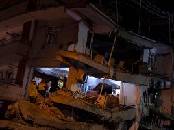 El lunes, día del desastre, llegaron a Turquía doce equipos de rescate enviados por distintos países, se espera que otros 27 lleguen entre hoy y mañana. EFE/R. Tekin