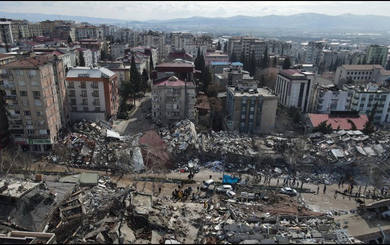 Un terremoto de magnitud 7.8 sacudió la mañana del lunes Turquía y Siria. EFE / N. Savas